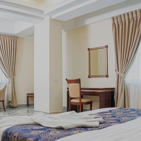 Dabi Hotel & Apartments Addis Abeba Esterno foto